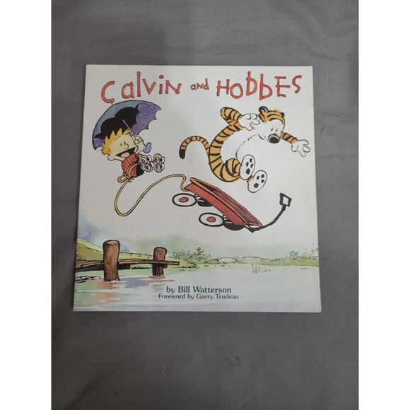 Calvin and Hobbes Bill Watterson Book Paperback 1987 - Picture 1 of 1